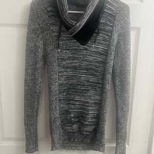 Men's VERCINI Gray and Black Knit Sweater Size L